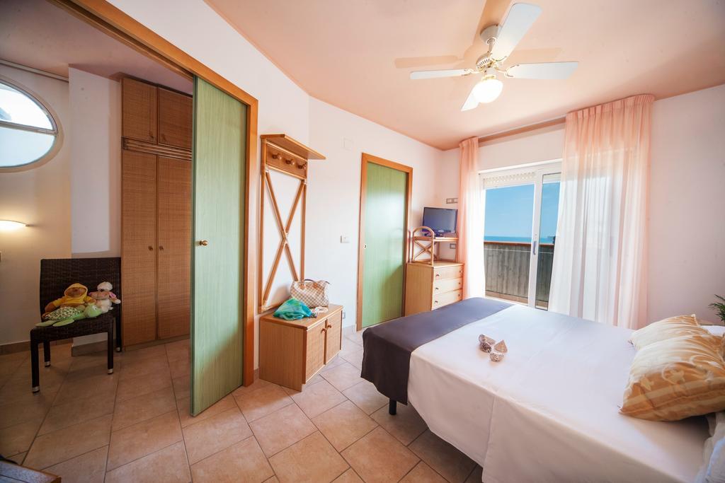 Hotel Doge Альба-Адриатика Номер фото